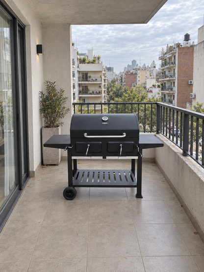 Parrilla Portatil A Carbon Ahumador Delhi Ruedas Termometro Color Negro